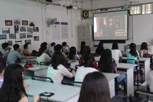 bw必威西汉姆联官网“员工资助政策宣传会暨受助同学座谈会”顺利举行