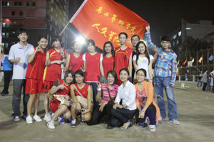 bw必威西汉姆联官网女篮在“共青团杯”迎新生篮球赛中取得优异成绩