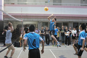 bw必威西汉姆联官网气排球男、女代表队均在决赛中摘取桂冠