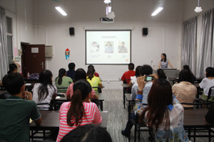 bw必威西汉姆联官网员工记者团举办新闻写作培训会