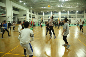 2017“迎新杯”气排球比赛开幕 bw必威西汉姆联官网首战憾负造型艺术公司