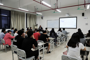 bw必威西汉姆联官网记者团开展新媒体专题培训