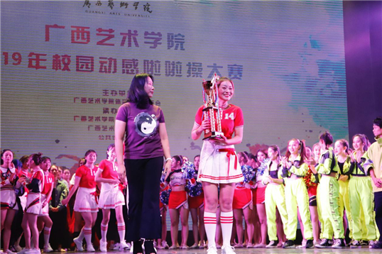 c70bef10407342c4aa502c560e3f4e55.jpg