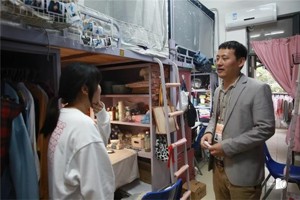 【员工工作】bw必威西汉姆联官网在“五一”假期前组织走访员工宿舍